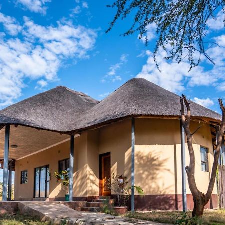 Nkanga Hotel カサネ エクステリア 写真
