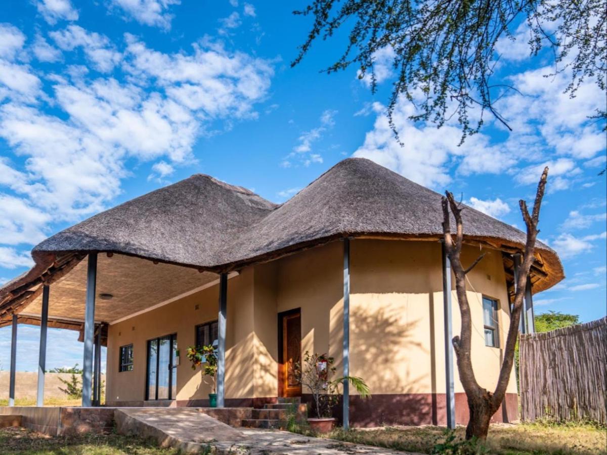 Nkanga Hotel カサネ エクステリア 写真