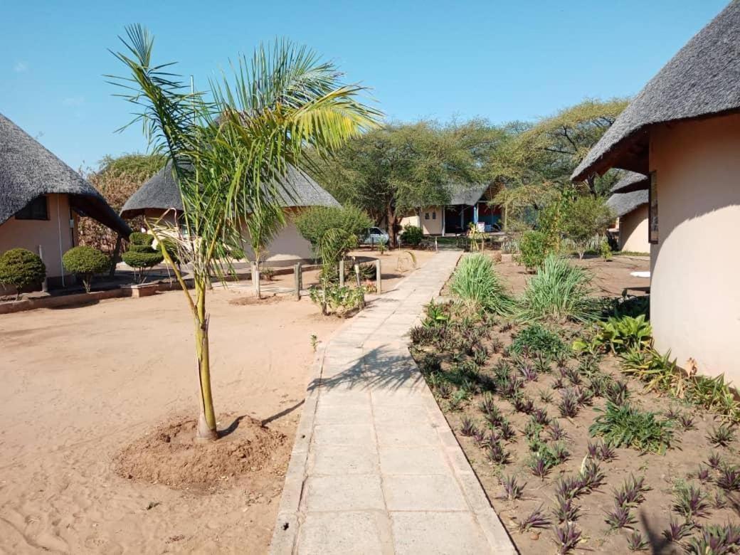 Nkanga Hotel カサネ エクステリア 写真