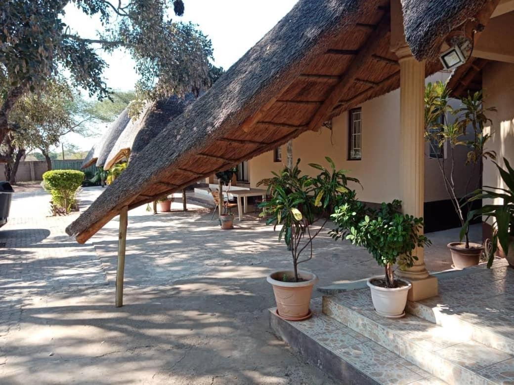 Nkanga Hotel カサネ エクステリア 写真