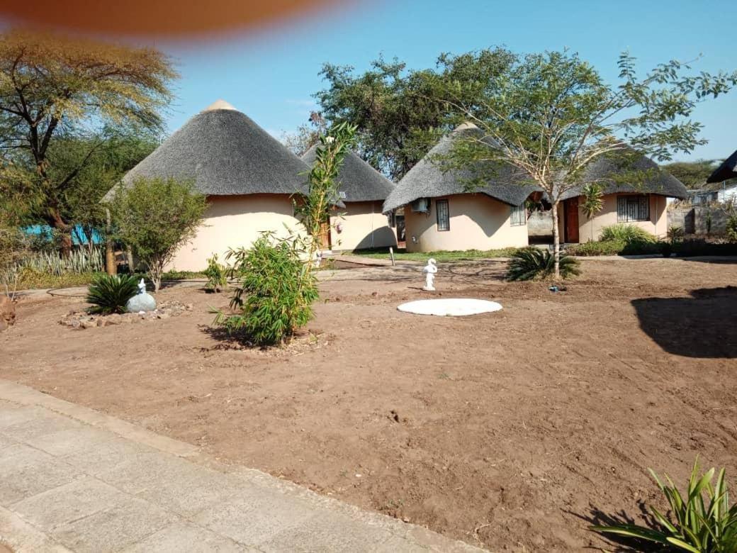 Nkanga Hotel カサネ エクステリア 写真
