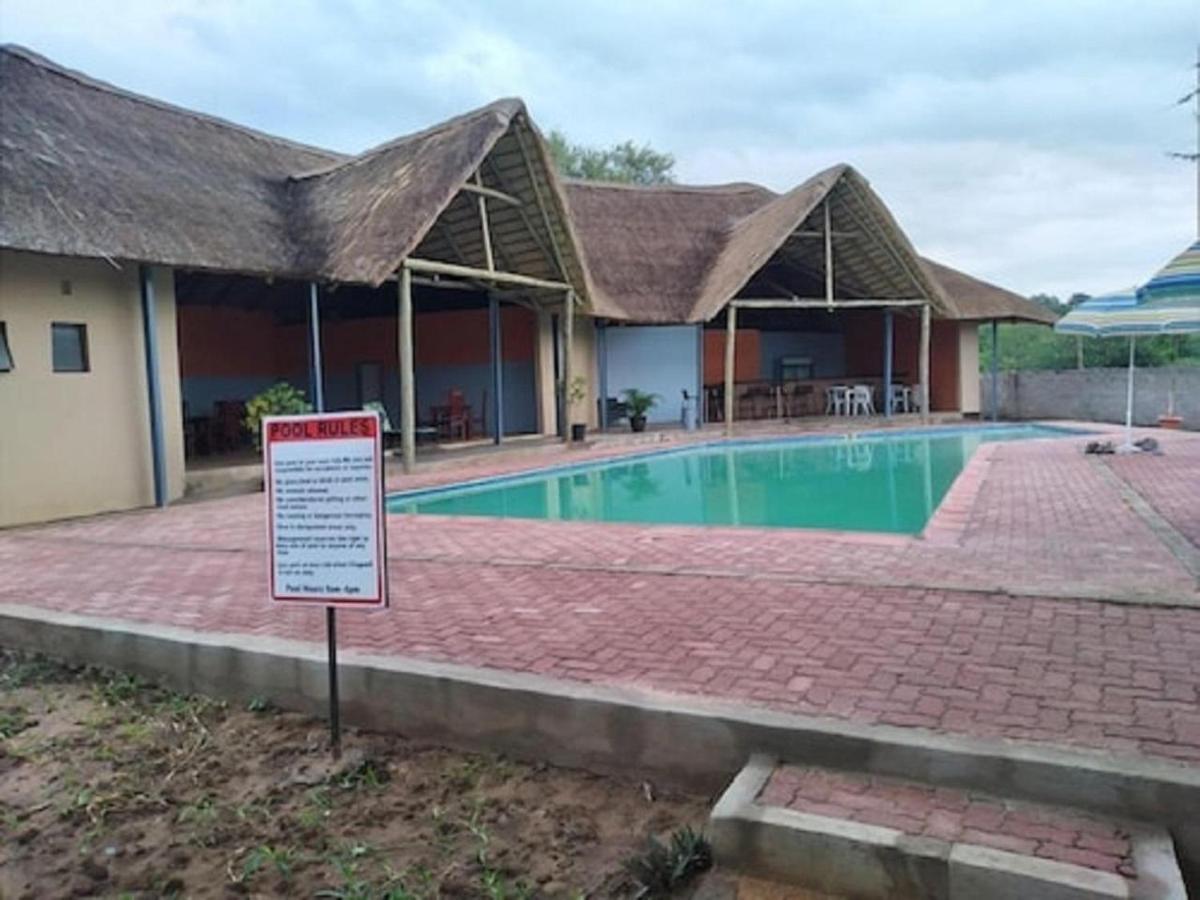 Nkanga Hotel カサネ エクステリア 写真